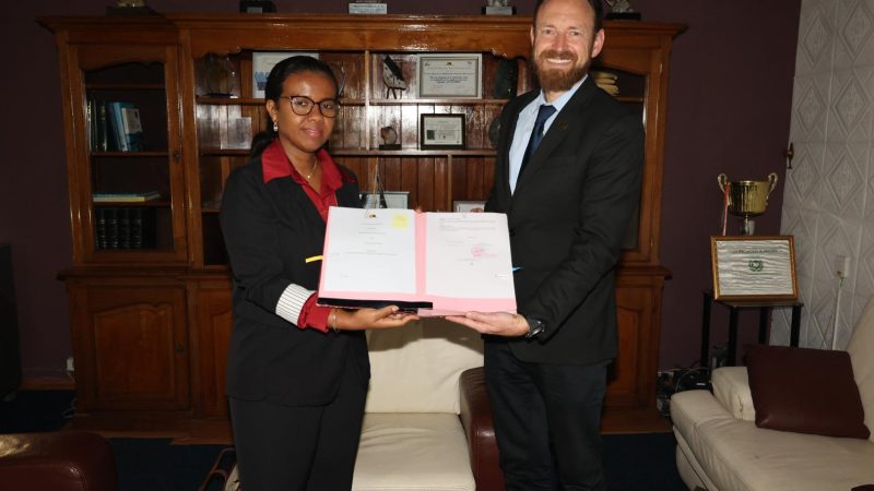 Monira Managna and Gregory Noland present memorandum.